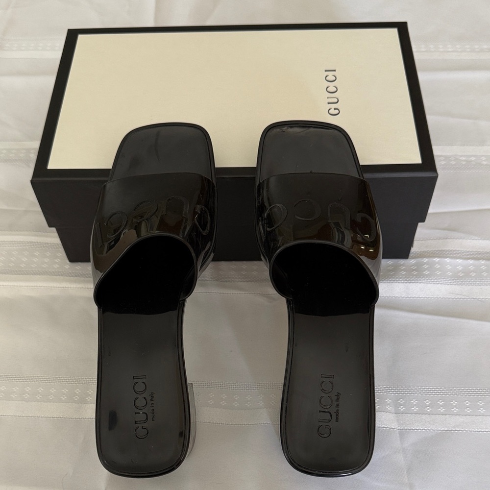 Gucci Glossy Black Women's Sandals